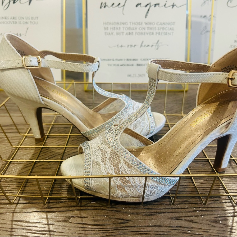 Elegant Cream Lace Women Shoes